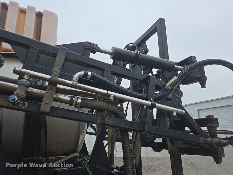 image for item DX1570 1995 International 2554 applicator truck