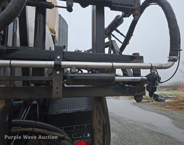 image for item DX1570 1995 International 2554 applicator truck