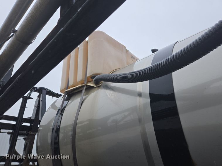 image for item DX1570 1995 International 2554 applicator truck