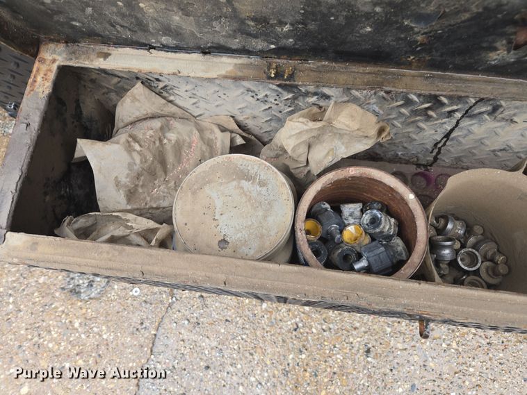 image for item DX1570 1995 International 2554 applicator truck