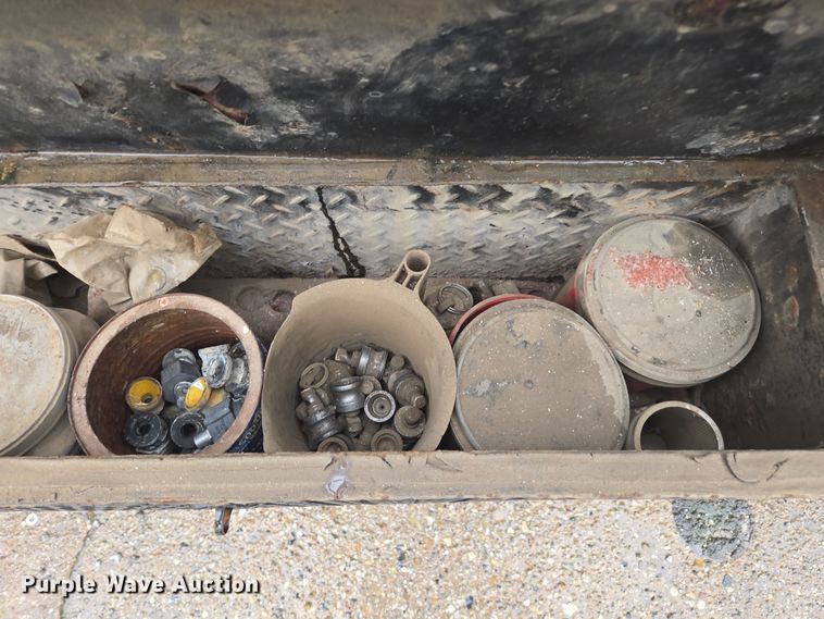 image for item DX1570 1995 International 2554 applicator truck