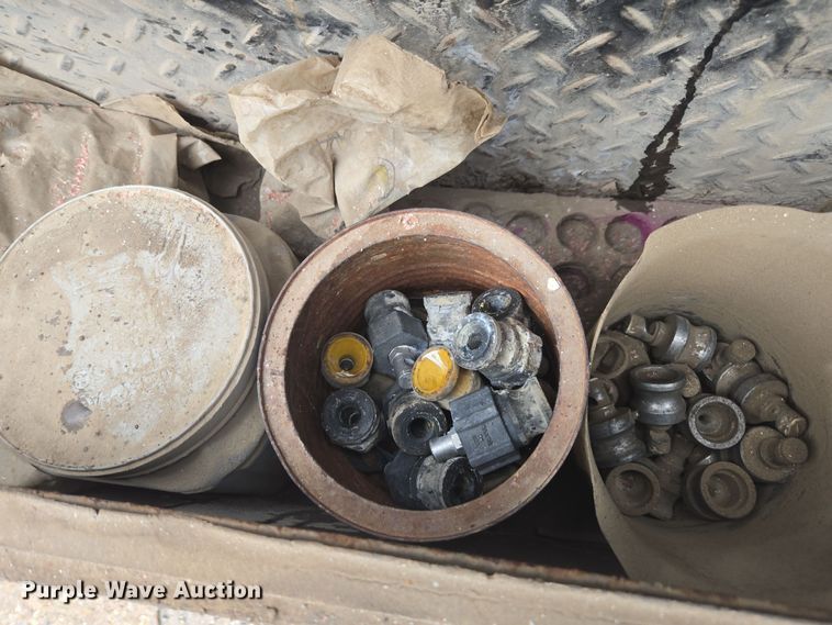 image for item DX1570 1995 International 2554 applicator truck