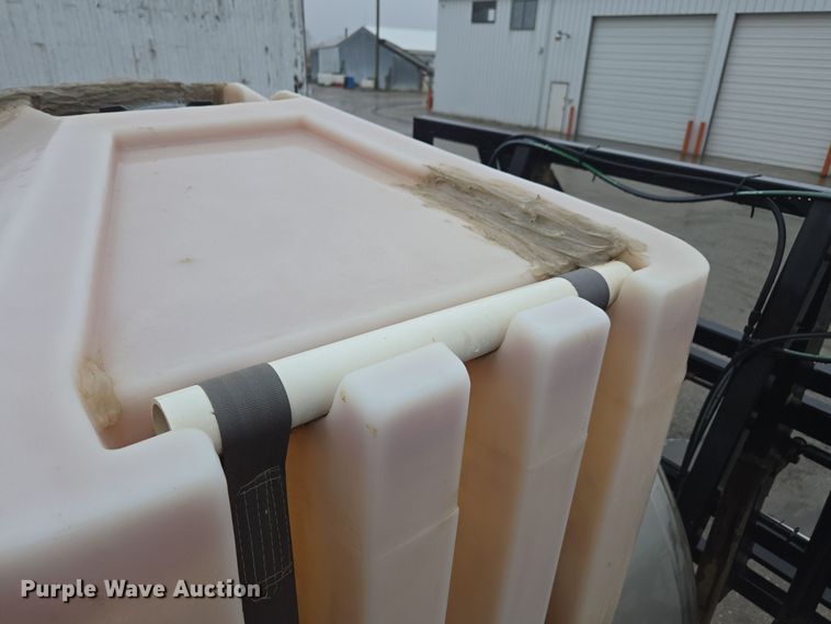 image for item DX1570 1995 International 2554 applicator truck