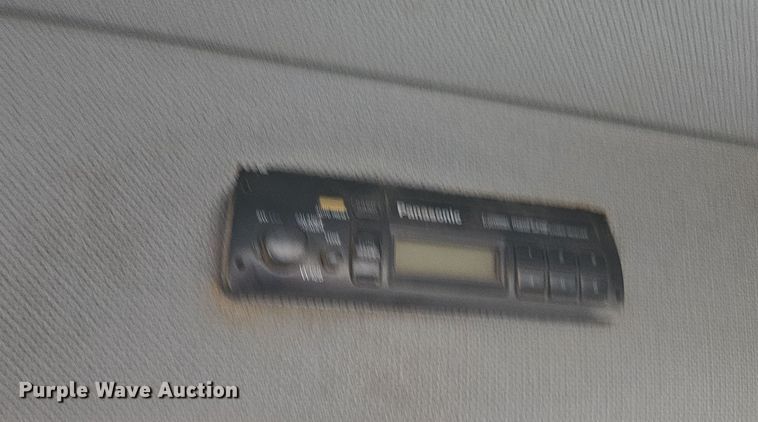 image for item DX1570 1995 International 2554 applicator truck