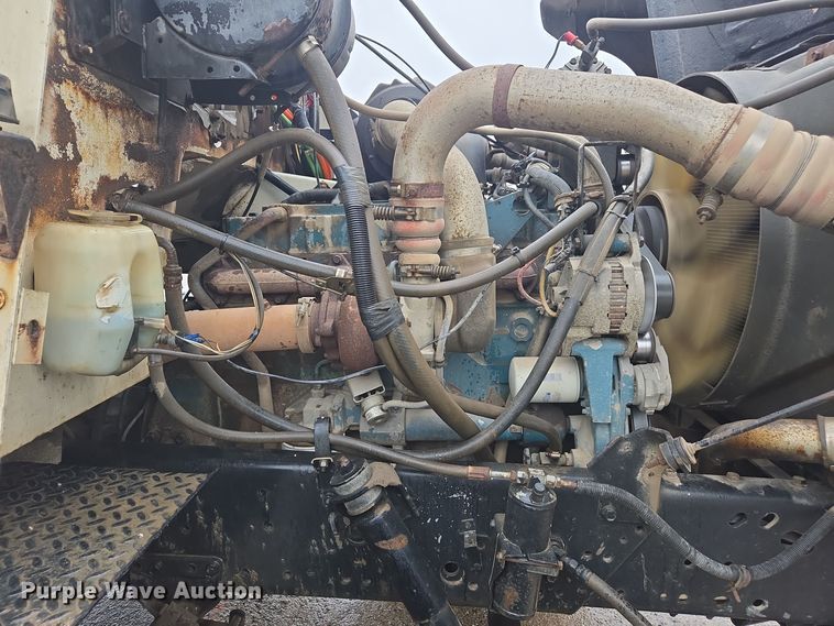 image for item DX1570 1995 International 2554 applicator truck