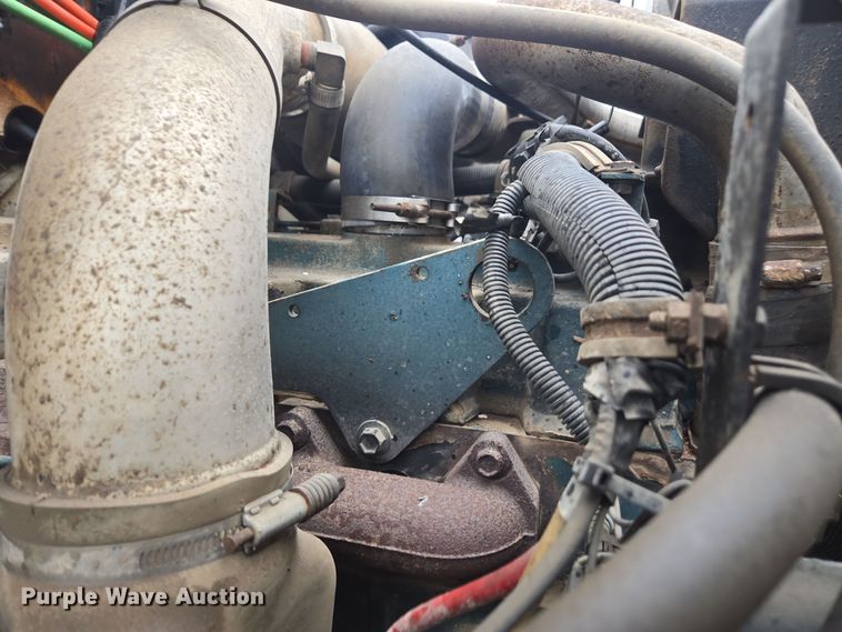 image for item DX1570 1995 International 2554 applicator truck