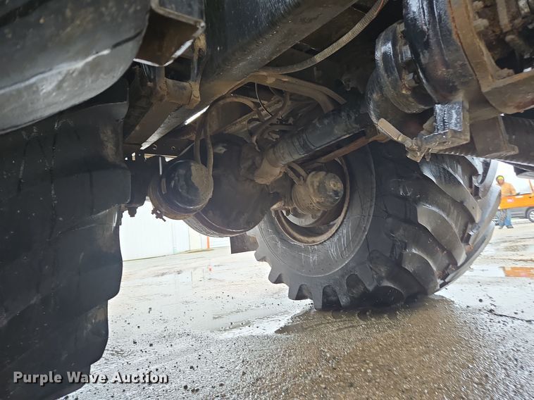 image for item DX1570 1995 International 2554 applicator truck