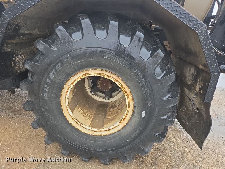 image for item DX1570 1995 International 2554 applicator truck