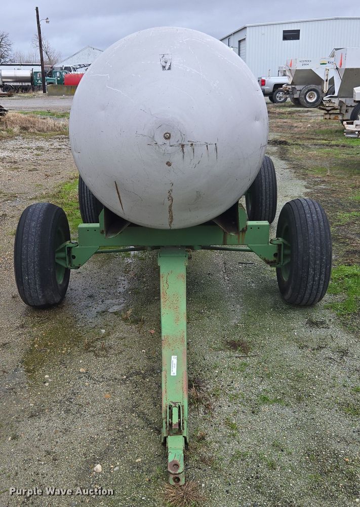 image for item DX1581 Tank trailer