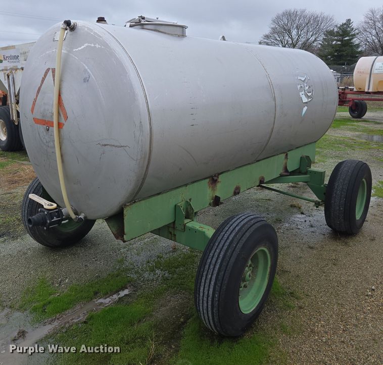 image for item DX1581 Tank trailer
