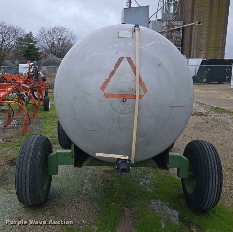 image for item DX1581 Tank trailer