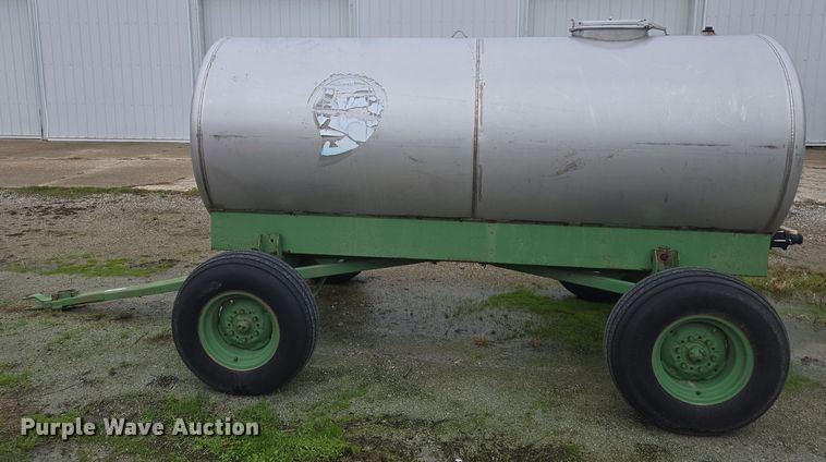 image for item DX1581 Tank trailer