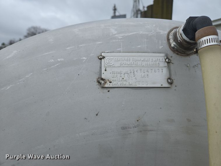 image for item DX1581 Tank trailer