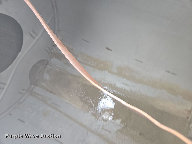 image for item DX1581 Tank trailer