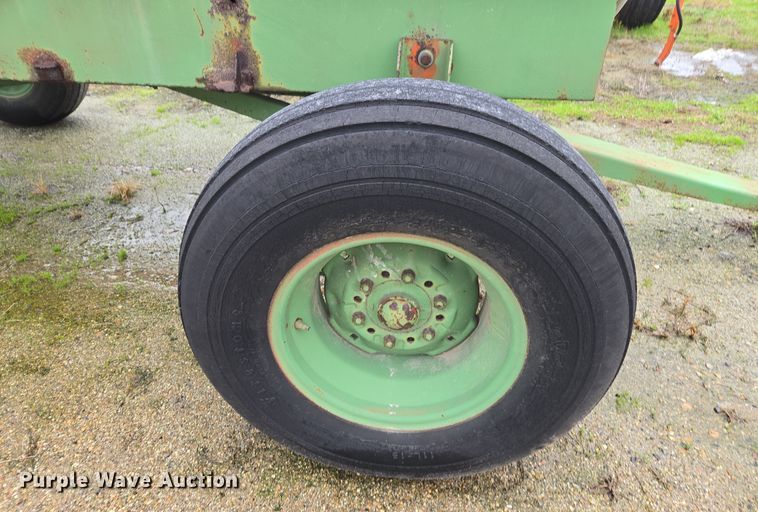 image for item DX1581 Tank trailer