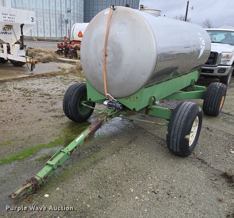 image for item DX1582 Tank trailer