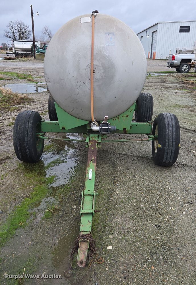 image for item DX1582 Tank trailer