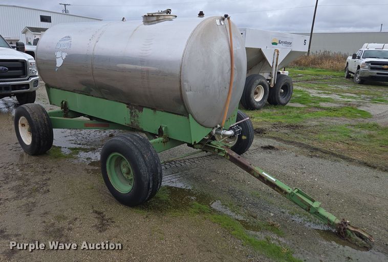 image for item DX1582 Tank trailer