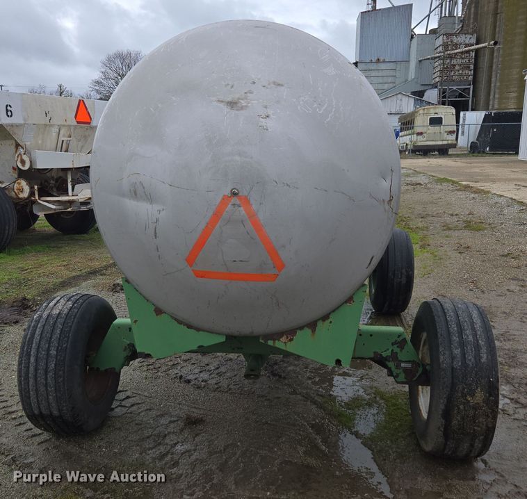 image for item DX1582 Tank trailer