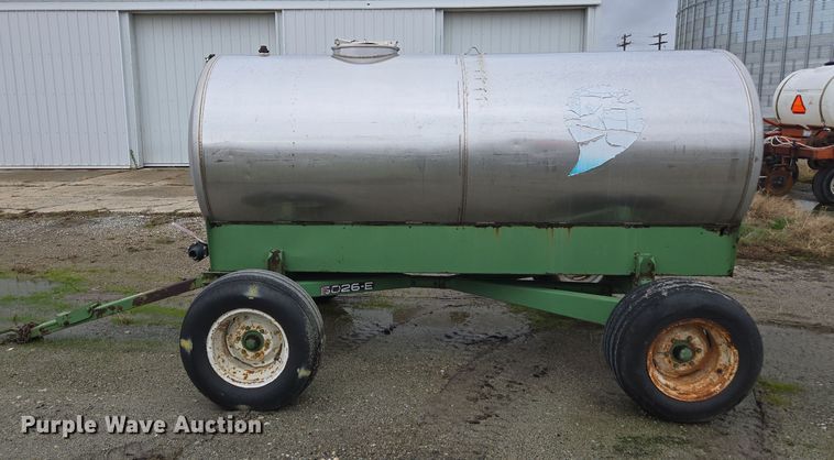 image for item DX1582 Tank trailer