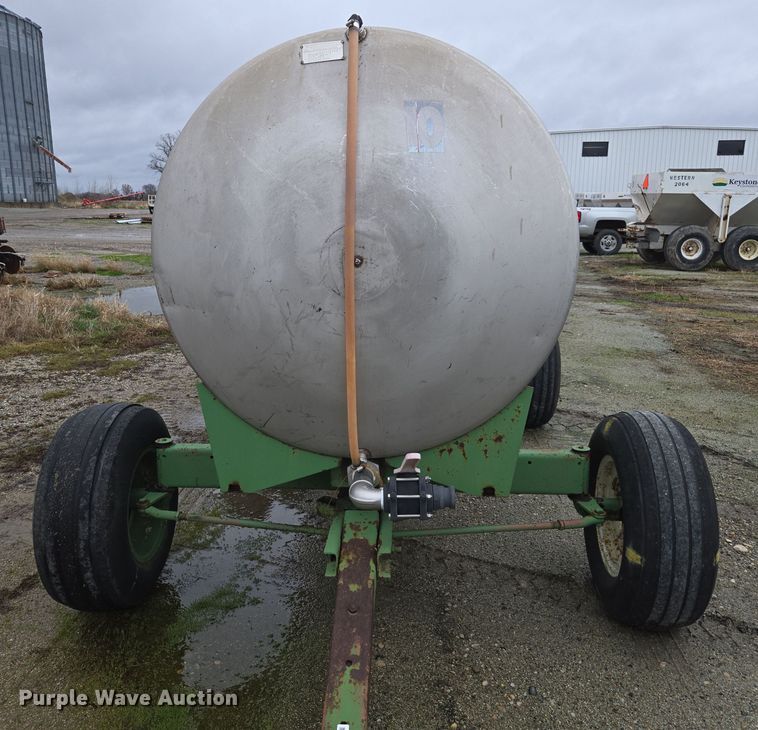 image for item DX1582 Tank trailer