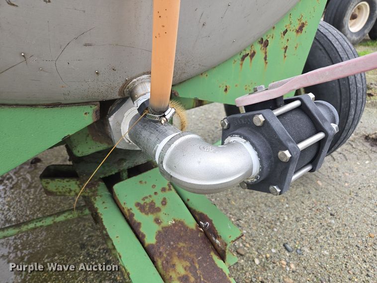 image for item DX1582 Tank trailer