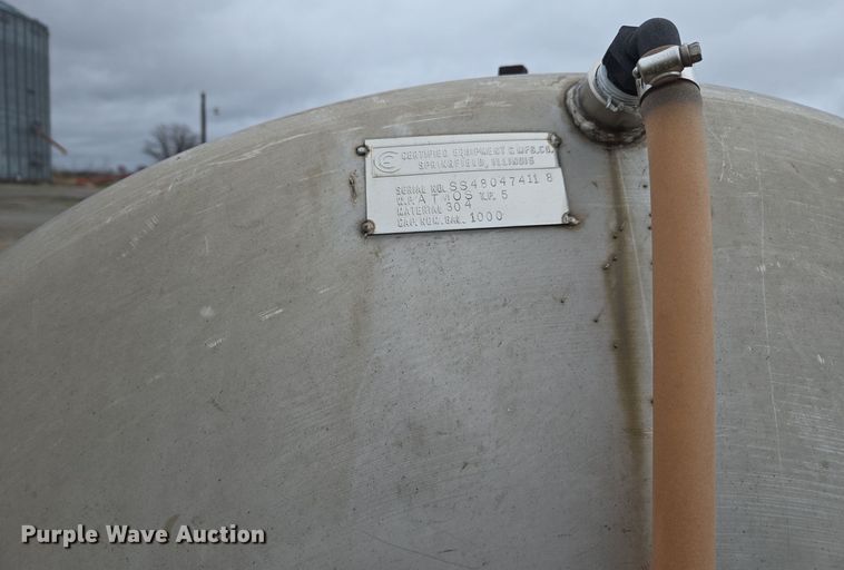 image for item DX1582 Tank trailer