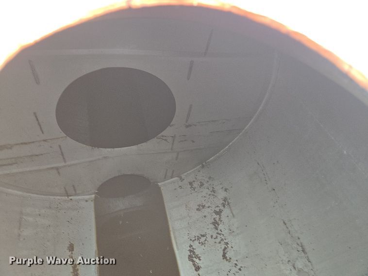 image for item DX1582 Tank trailer