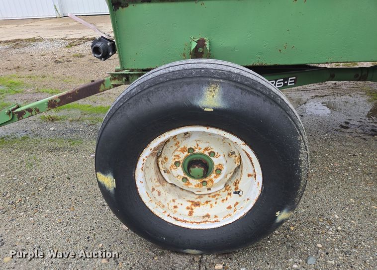 image for item DX1582 Tank trailer