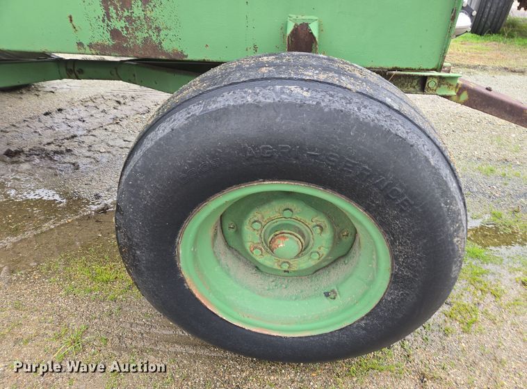 image for item DX1582 Tank trailer