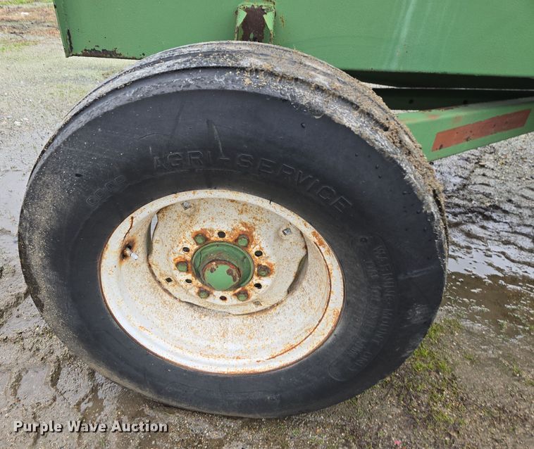 image for item DX1582 Tank trailer