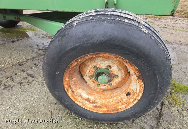 image for item DX1582 Tank trailer