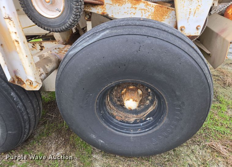 image for item DX1584 Western spreader