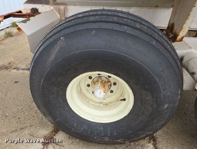 image for item DX1587 Western SMC2064S spreader