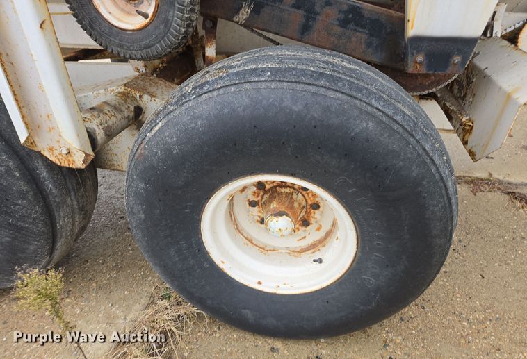 image for item DX1587 Western SMC2064S spreader