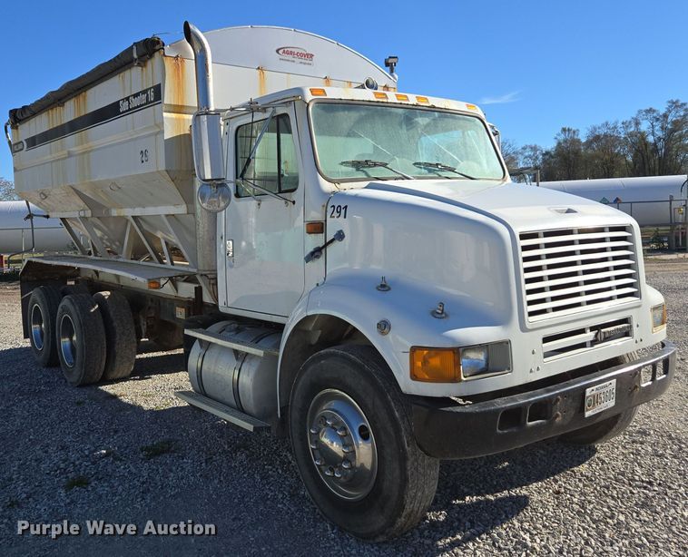 image for item DX1609 1999 International 8100 fertilizer delivery truck