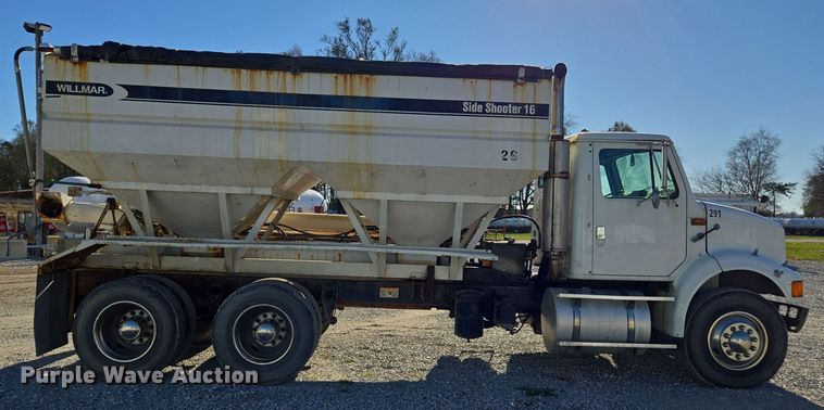 image for item DX1609 1999 International 8100 fertilizer delivery truck