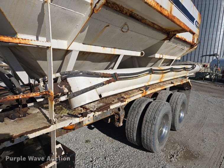 image for item DX1609 1999 International 8100 fertilizer delivery truck