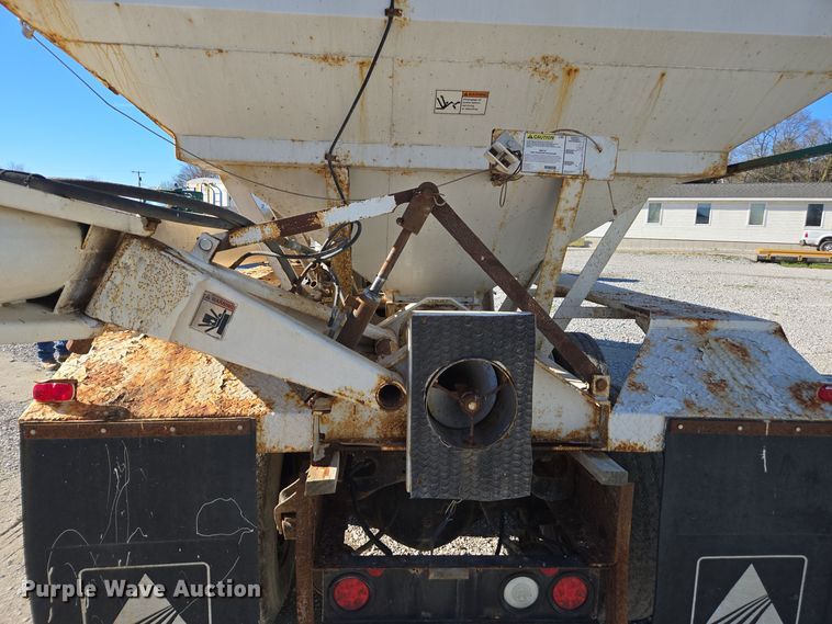 image for item DX1609 1999 International 8100 fertilizer delivery truck