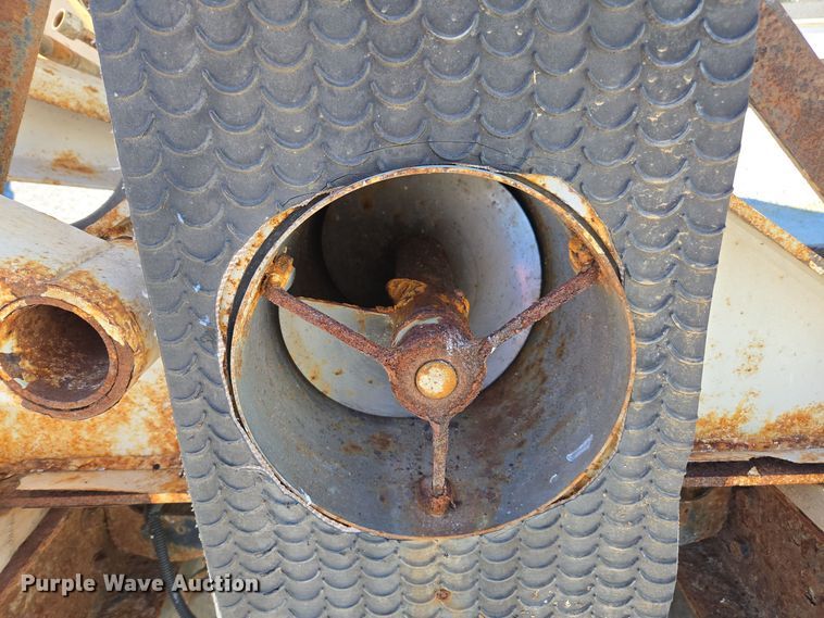 image for item DX1609 1999 International 8100 fertilizer delivery truck