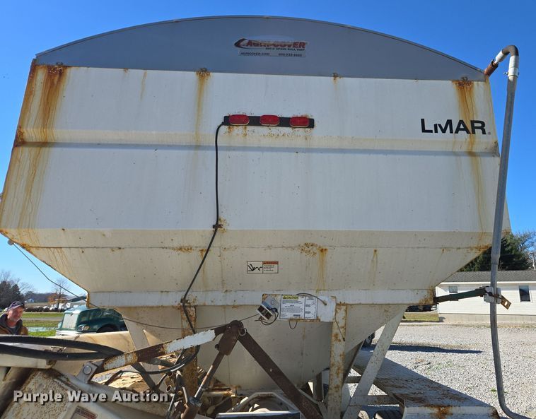 image for item DX1609 1999 International 8100 fertilizer delivery truck