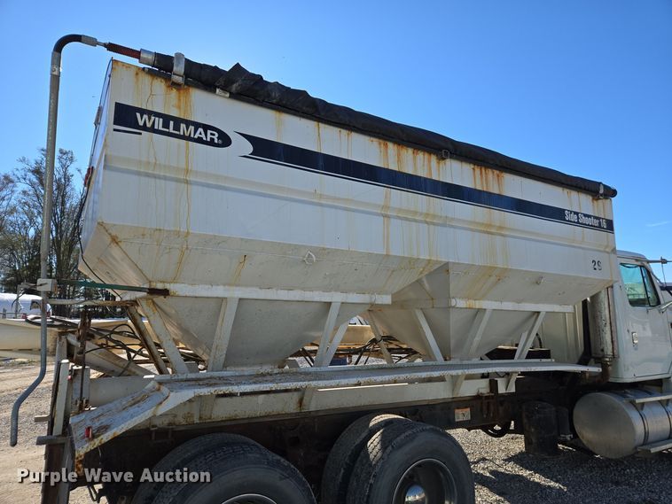 image for item DX1609 1999 International 8100 fertilizer delivery truck