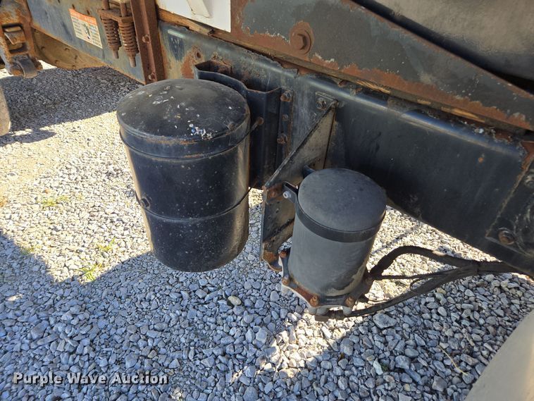 image for item DX1609 1999 International 8100 fertilizer delivery truck