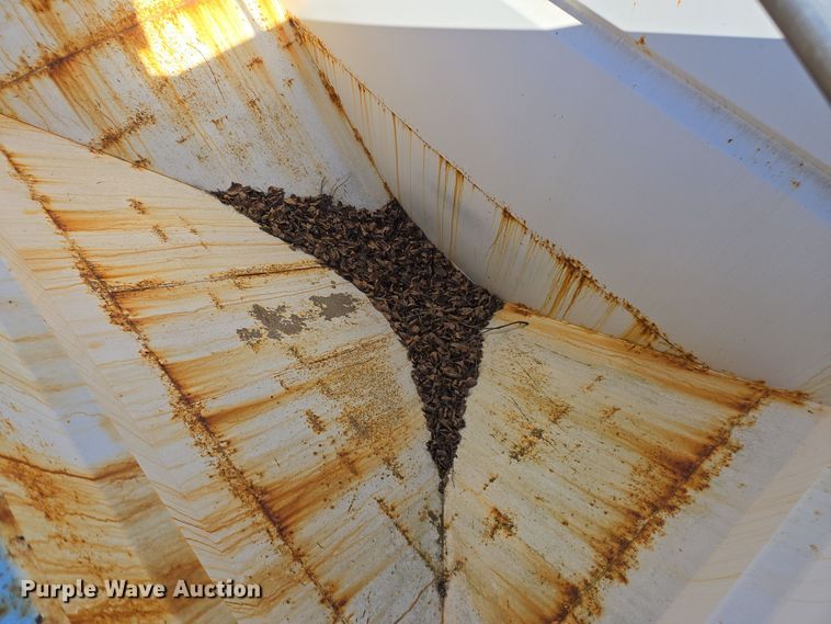 image for item DX1609 1999 International 8100 fertilizer delivery truck