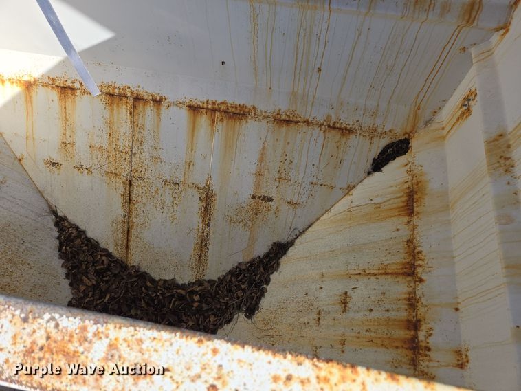 image for item DX1609 1999 International 8100 fertilizer delivery truck