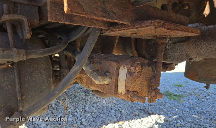 image for item DX1609 1999 International 8100 fertilizer delivery truck