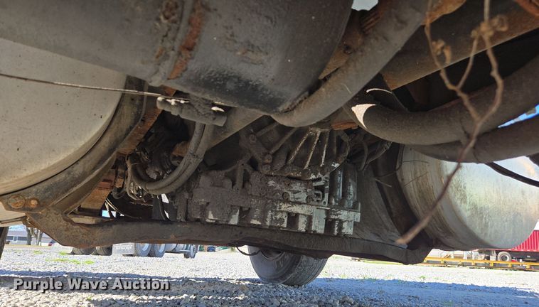 image for item DX1609 1999 International 8100 fertilizer delivery truck