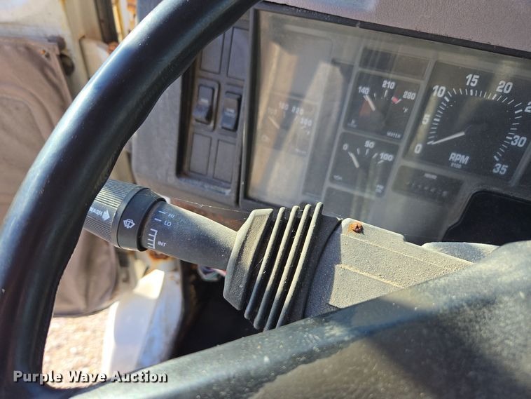 image for item DX1609 1999 International 8100 fertilizer delivery truck