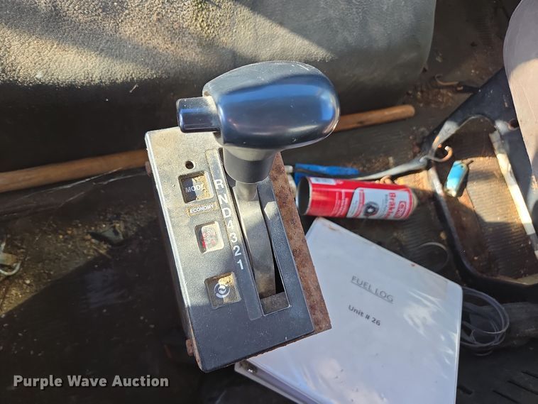 image for item DX1609 1999 International 8100 fertilizer delivery truck