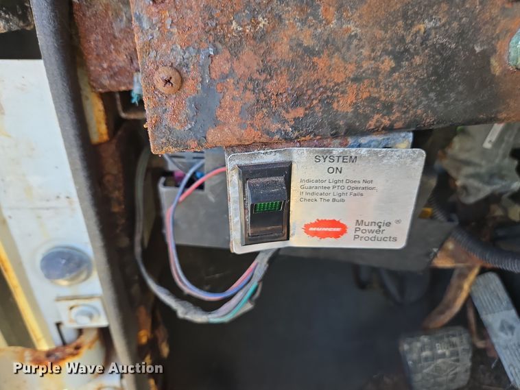 image for item DX1609 1999 International 8100 fertilizer delivery truck